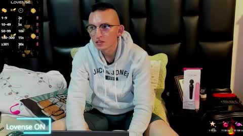 Mike Bennet Make me Cum Please online show from March 8, 2026, 10:35 pm