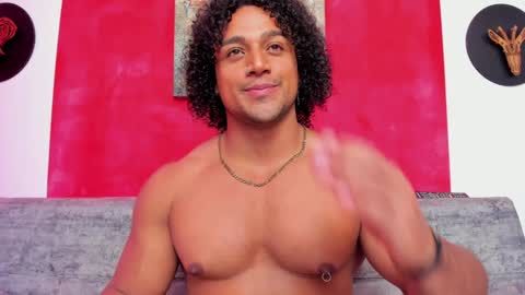 Snapshot of mike_estevess chatting on December 19, 2024, 2:02 pm   online show from December 19, 2024, 2:02 pm