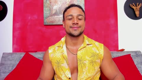 Snapshot of mike_estevess chatting on December 26, 2024, 2:05 pm   online show from December 26, 2024, 2:05 pm