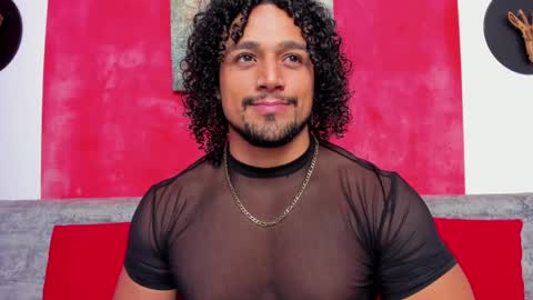 Snapshot of mike_estevess chatting on January 8, 2025, 2:25 am   online show from January 8, 2025, 2:25 am