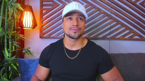 Snapshot of mike_estevess chatting on January 24, 2025, 3:32 am   online show from January 24, 2025, 3:32 am