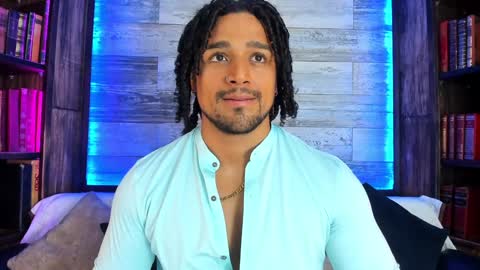 Snapshot of mike_estevess chatting on January 25, 2025, 11:32 pm   online show from January 25, 2025, 11:32 pm