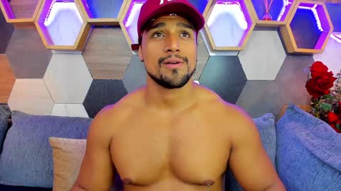 Snapshot of mike_estevess chatting on February 6, 2025, 3:41 pm   online show from February 6, 2025, 3:41 pm