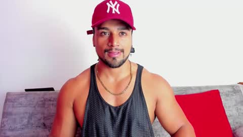 Snapshot of mike_estevess chatting on February 9, 2025, 11:04 am   online show from February 9, 2025, 11:04 am