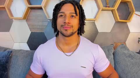 Snapshot of mike_estevess chatting on February 14, 2025, 3:11 am   online show from February 14, 2025, 3:11 am