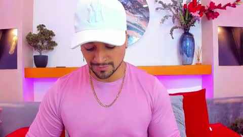 Snapshot of mike_estevess chatting on February 20, 2025, 4:50 am   online show from February 20, 2025, 4:50 am