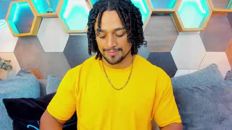 Snapshot of mike_estevess chatting on March 2, 2025, 1:47 am   online show from March 2, 2025, 1:47 am