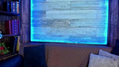 Snapshot of mike_estevess chatting on March 7, 2025, 5:18 am   online show from March 7, 2025, 5:18 am