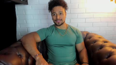 Snapshot of mike_estevess chatting on March 9, 2025, 9:46 pm   online show from March 9, 2025, 9:46 pm