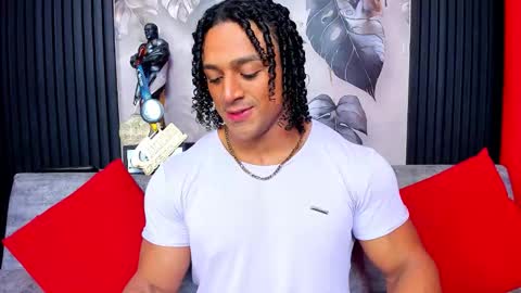 Snapshot of mike_estevess chatting on September 30, 2025, 7:24 am   online show from September 30, 2025, 7:24 am