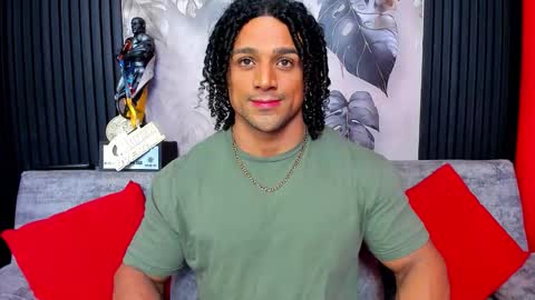 Snapshot of mike_estevess chatting on October 2, 2025, 9:16 am   online show from October 2, 2025, 9:16 am