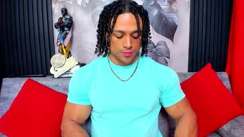 Snapshot of mike_estevess chatting on October 13, 2025, 2:00 am   online show from October 13, 2025, 2:00 am