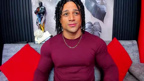 Snapshot of mike_estevess chatting on October 18, 2025, 3:09 am   online show from October 18, 2025, 3:09 am