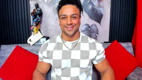 Snapshot of mike_estevess chatting on October 26, 2025, 9:37 am   online show from October 26, 2025, 9:37 am