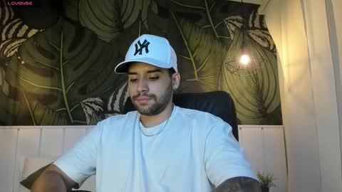 Snapshot of mike_montoya chatting on September 20, 2025, 4:02 am Mike Montoya online show from September 20, 2025, 4:02 am