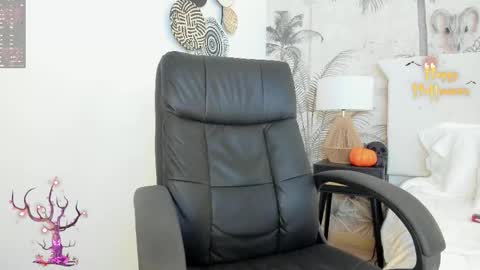 Snapshot of mike_montoya chatting on October 25, 2025, 5:37 am Mike Montoya online show from October 25, 2025, 5:37 am