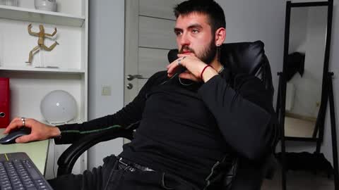 MIKE PLATANO online show from September 24, 2025, 9:07 pm