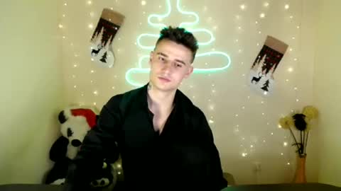 Snapshot of mike_severi chatting on December 19, 2024, 2:13 pm Mike online show from December 19, 2024, 2:13 pm