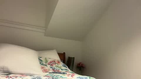 Snapshot of mike_sunn chatting on November 16, 2025, 8:09 am Mike online show from November 16, 2025, 8:09 am