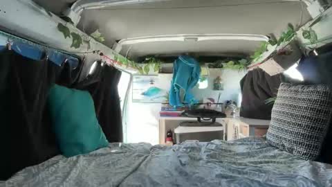 Snapshot of mike_sunn chatting on November 30, 2025, 10:14 pm Mike online show from November 30, 2025, 10:14 pm