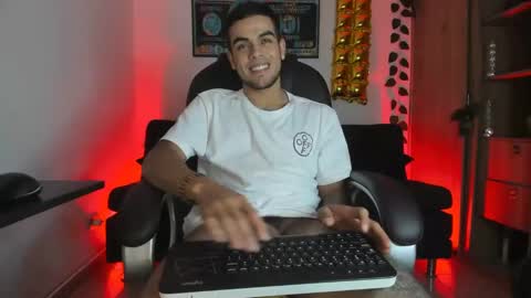 Snapshot of mikee_scooth chatting on January 5, 2025, 2:27 am mikee_scooth online show from January 5, 2025, 2:27 am