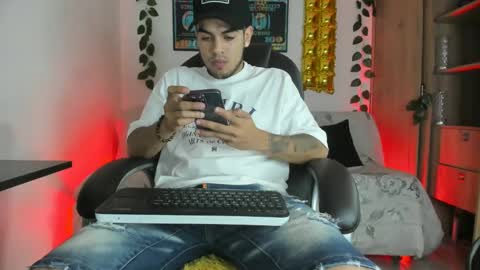 Snapshot of mikee_scooth chatting on January 7, 2025, 3:46 am mikee_scooth online show from January 7, 2025, 3:46 am