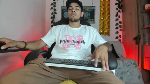 Snapshot of mikee_scooth chatting on January 12, 2025, 7:10 pm mikee_scooth online show from January 12, 2025, 7:10 pm