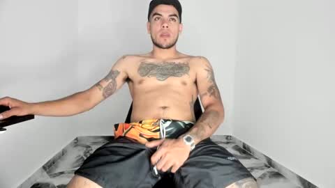 mikee_scooth online show from November 16, 2025, 3:17 pm