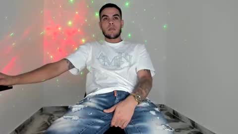 Snapshot of mikee_scooth chatting on April 12, 2026, 5:01 am mikee_scooth online show from April 12, 2026, 5:01 am