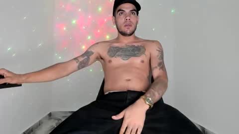 Snapshot of mikee_scooth chatting on April 19, 2026, 9:50 pm mikee_scooth online show from April 19, 2026, 9:50 pm
