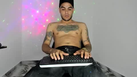Snapshot of mikee_scooth chatting on May 12, 2026, 8:28 pm mikee_scooth online show from May 12, 2026, 8:28 pm