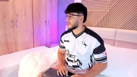 Mikeee online show from April 2, 2026, 11:08 am