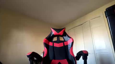 Snapshot of mikeiron126150 chatting on October 19, 2025, 9:37 pm mikeiron126150 online show from October 19, 2025, 9:37 pm