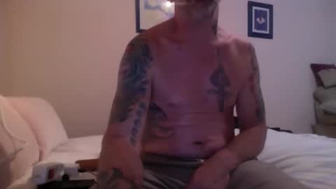 Snapshot of mikelebon chatting on October 18, 2025, 8:53 pm 420money online show from October 18, 2025, 8:53 pm