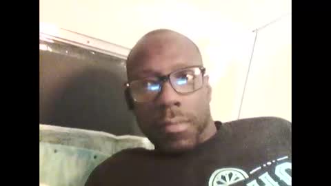 mikenlynz3oh3 online show from November 4, 2025, 11:31 am