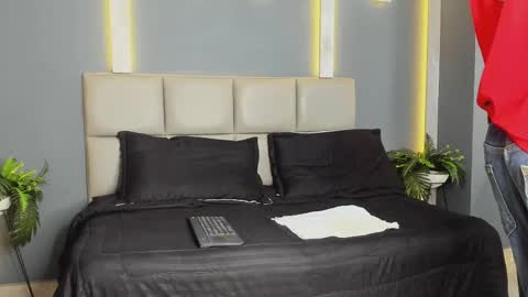Snapshot of mikepark_ chatting on September 11, 2025, 11:21 am MIKE PARK  online show from September 11, 2025, 11:21 am