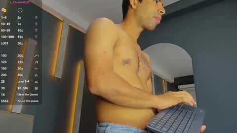 Snapshot of mikepark_ chatting on October 2, 2025, 11:17 am MIKE PARK  online show from October 2, 2025, 11:17 am