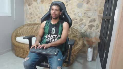 Snapshot of mikepark_ chatting on October 12, 2025, 11:09 am MIKE PARK  online show from October 12, 2025, 11:09 am