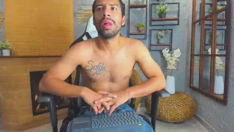 Snapshot of mikepark_ chatting on October 18, 2025, 11:11 am MIKE PARK  online show from October 18, 2025, 11:11 am