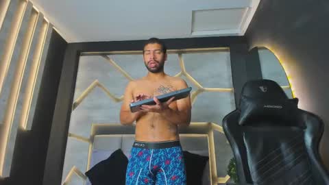 Snapshot of mikepark_ chatting on October 20, 2025, 11:10 am MIKE PARK  online show from October 20, 2025, 11:10 am