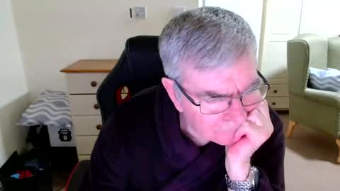 mikespait online show from November 25, 2025, 3:28 am