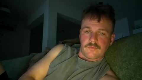 mikey_em online show from April 12, 2026, 4:39 am