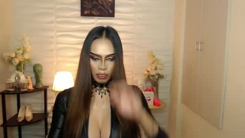 Mistress MikeyAlawi online show from December 23, 2024, 3:01 pm