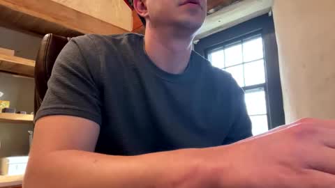 Snapshot of mikeydubs10 chatting on April 1, 2026, 1:01 pm mikeydubs10 online show from April 1, 2026, 1:01 pm