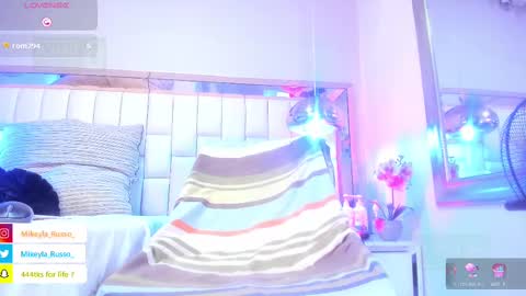 Snapshot of mikeyla_russo_ chatting on September 20, 2025, 8:32 pm Mikeyla online show from September 20, 2025, 8:32 pm