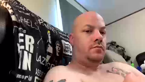 Snapshot of mikeylikesit2222 chatting on October 19, 2025, 2:40 pm mikeylikesit2222 online show from October 19, 2025, 2:40 pm