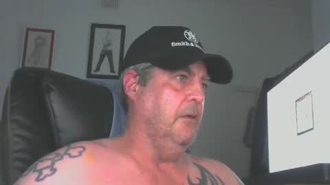 Snapshot of mikeyomalley73999 chatting on October 21, 2025, 8:59 am mikeyomalley73999 online show from October 21, 2025, 8:59 am