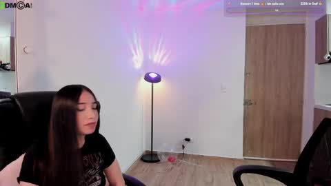 VIOLETAMIKE online show from April 29, 2026, 9:24 am