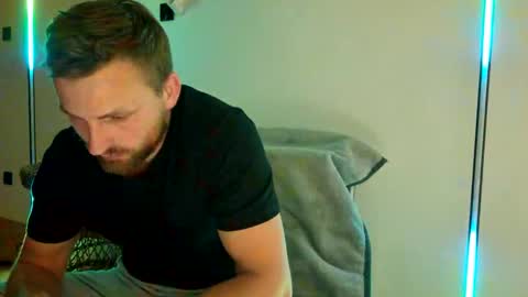 mikhael767676 online show from May 30, 2026, 9:12 pm