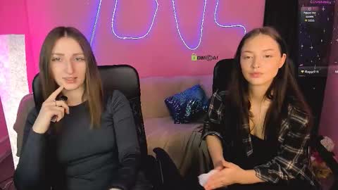 Snapshot of miki_nikki chatting on March 5, 2026, 6:53 am Miki online show from March 5, 2026, 6:53 am